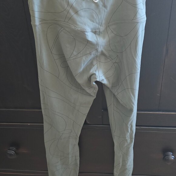 lululemon Align™ High-Rise Pant 25" Size 6 Scripted Yogo Army Green/Dark Olive - Picture 3 of 6